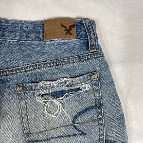 American Eagle Women Blue Distressed Buttoned Cut Off Denim Shorts Size 0 - Picture 7 of 10